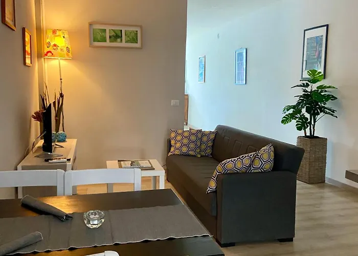 Lakeside Apartament *
